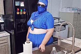 The refrigerator at work was out of water, so I drained every single drop the employee cum in my mouth - BBW SSBBW cum swallow 